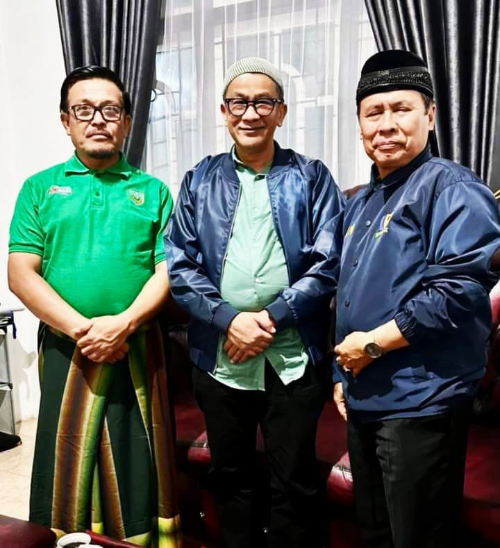 Duet Nasrul-Eri saat bersilaturrahmi dengan tokoh ulama Padang Panjang, Drs. H Alizar Chan, M Ag.